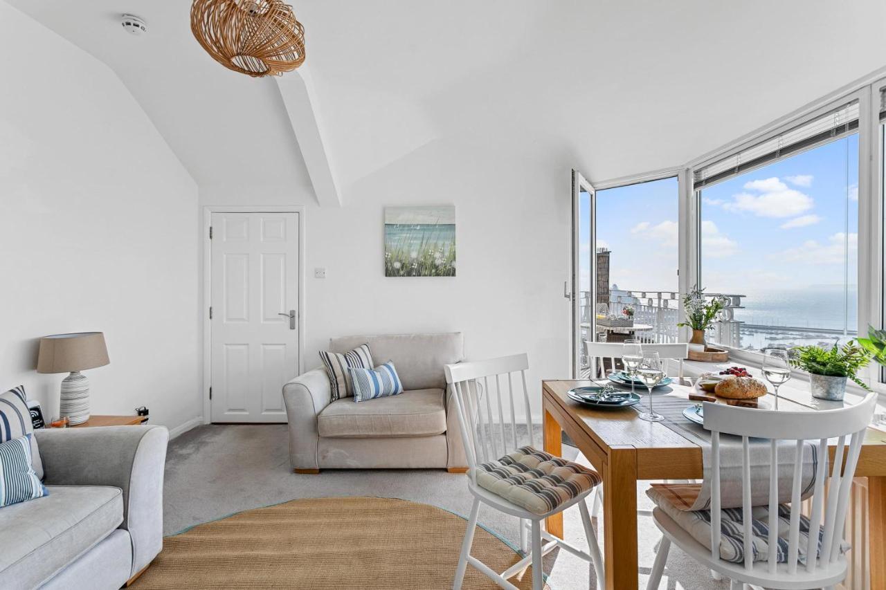 Wellswood Apartment - Sunny Apartment With Stunning Sea Views And Private Balcony Torquay Eksteriør billede