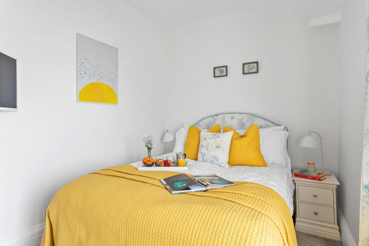 Wellswood Apartment - Sunny Apartment With Stunning Sea Views And Private Balcony Torquay Eksteriør billede